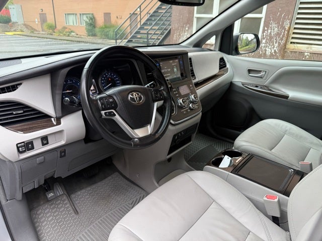 2016 Toyota Sienna Limited 7 Passenger