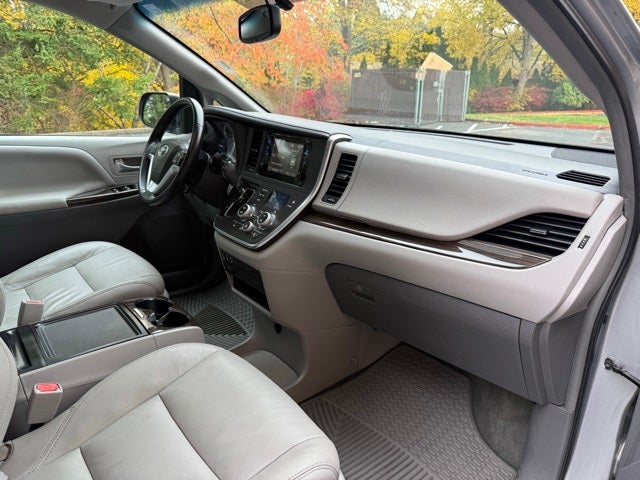 2016 Toyota Sienna Limited 7 Passenger