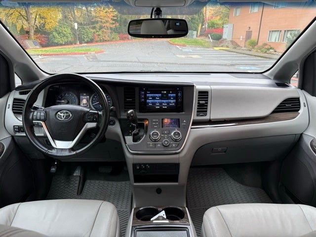 2016 Toyota Sienna Limited 7 Passenger