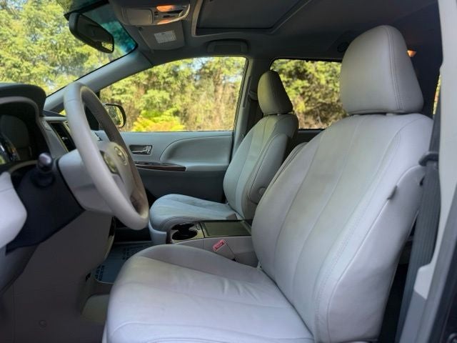 2012 Toyota Sienna XLE 8 Passenger