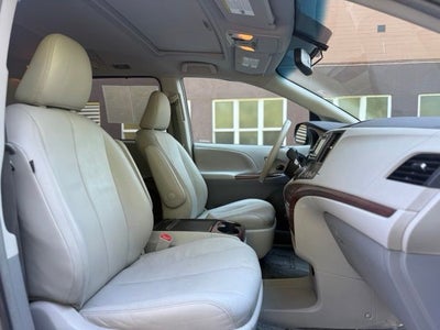 2012 Toyota Sienna XLE 8 Passenger