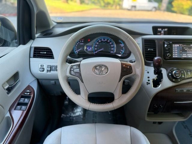 2012 Toyota Sienna XLE 8 Passenger