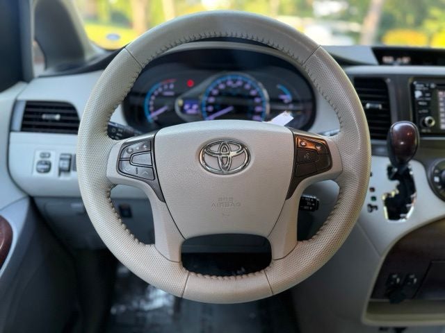 2012 Toyota Sienna XLE 8 Passenger
