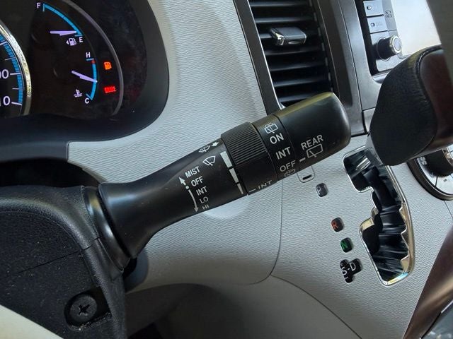 2012 Toyota Sienna XLE 8 Passenger