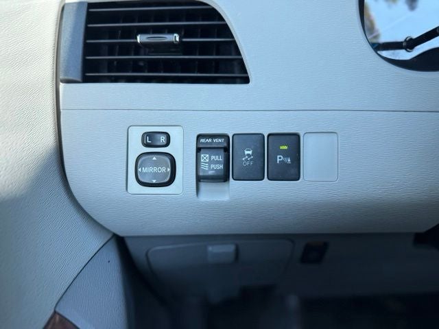 2012 Toyota Sienna XLE 8 Passenger