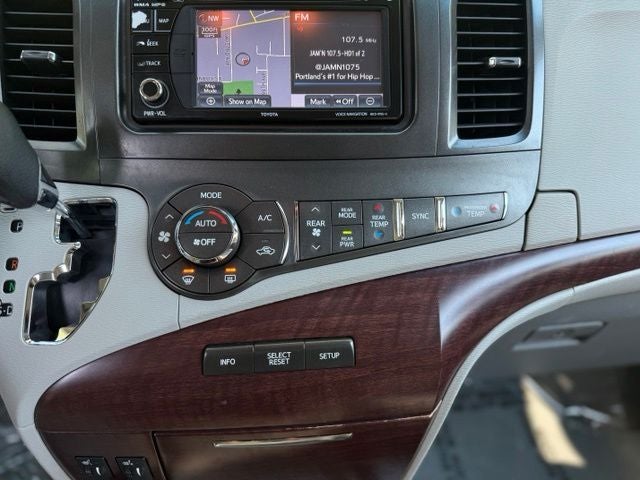 2012 Toyota Sienna XLE 8 Passenger