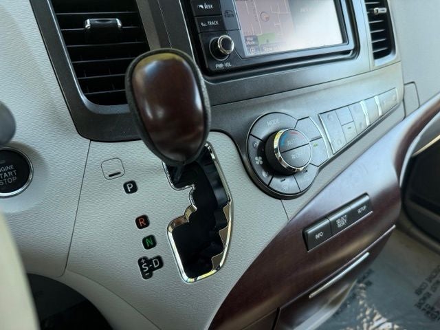 2012 Toyota Sienna XLE 8 Passenger