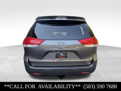 2012 Toyota Sienna XLE 8 Passenger
