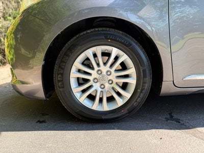 2012 Toyota Sienna XLE 8 Passenger