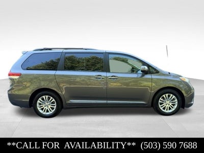 2012 Toyota Sienna XLE 8 Passenger