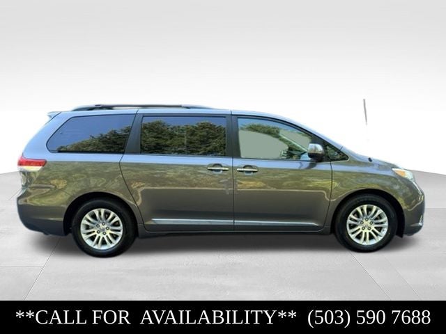 2012 Toyota Sienna XLE 8 Passenger