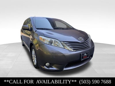 2012 Toyota Sienna XLE 8 Passenger