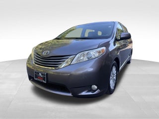 2012 Toyota Sienna XLE 8 Passenger