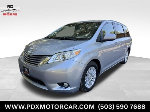 2015 Toyota Sienna XLE 8 Passenger