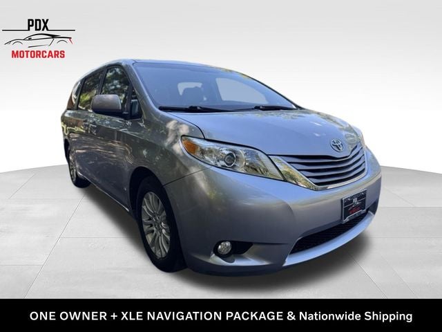 2015 Toyota Sienna XLE 8 Passenger