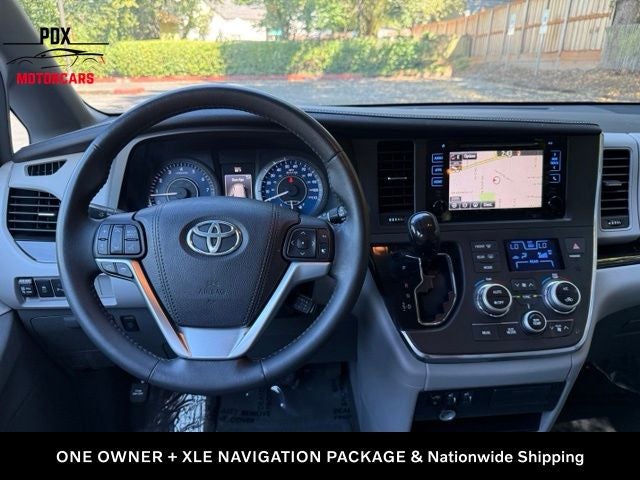 2015 Toyota Sienna XLE 8 Passenger
