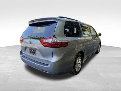 2015 Toyota Sienna XLE 8 Passenger
