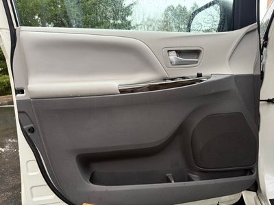 2016 Toyota Sienna XLE 7 Passenger