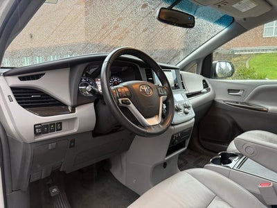 2016 Toyota Sienna XLE 7 Passenger