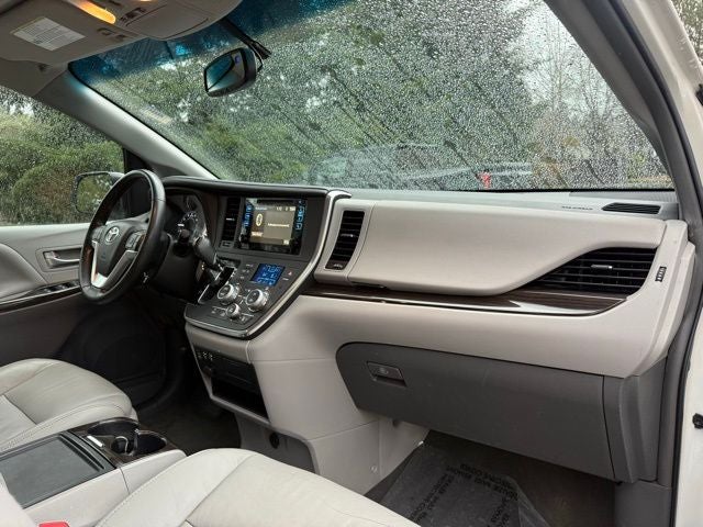 2016 Toyota Sienna XLE 7 Passenger