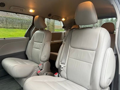 2016 Toyota Sienna XLE 7 Passenger