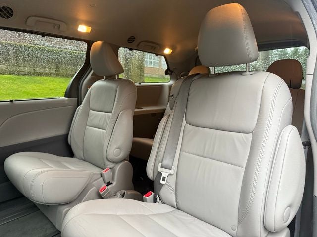 2016 Toyota Sienna XLE 7 Passenger
