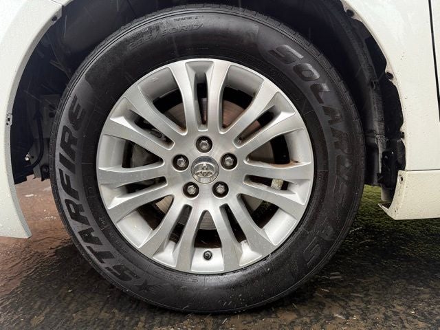 2016 Toyota Sienna XLE 7 Passenger