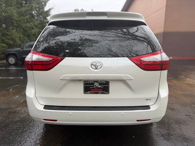 2016 Toyota Sienna XLE 7 Passenger