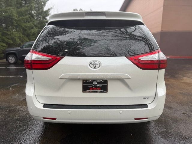 2016 Toyota Sienna XLE 7 Passenger