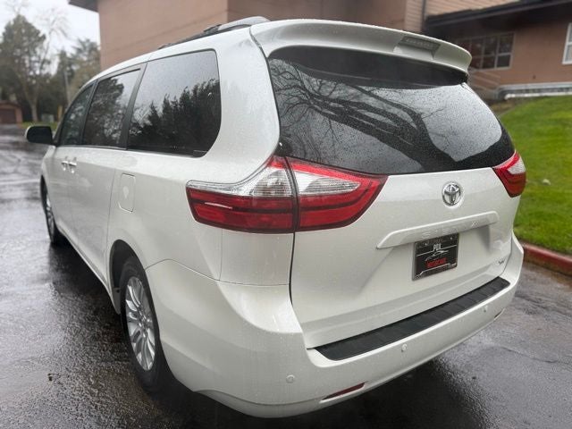 2016 Toyota Sienna XLE 7 Passenger