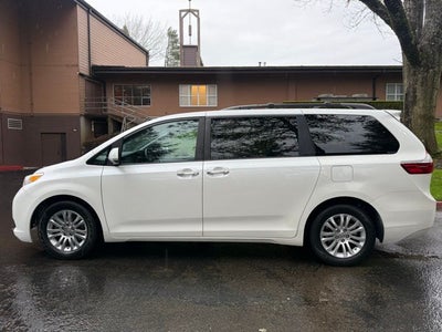 2016 Toyota Sienna XLE 7 Passenger