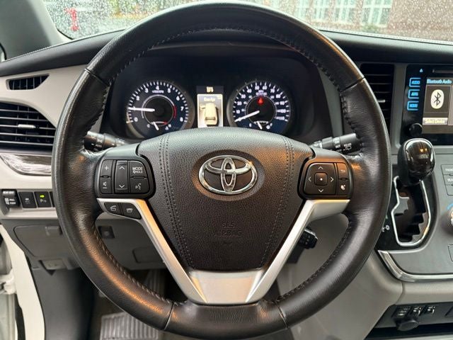 2016 Toyota Sienna XLE 7 Passenger