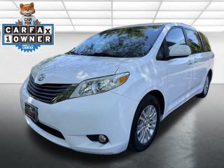 2013 Toyota Sienna XLE 8 Passenger
