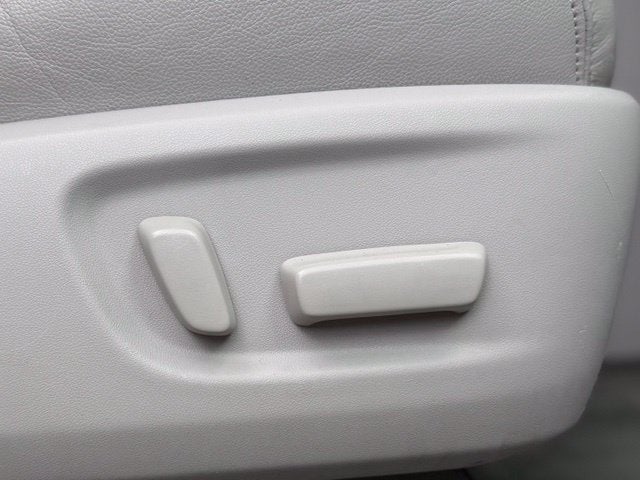 2015 Toyota Sienna XLE 8 Passenger