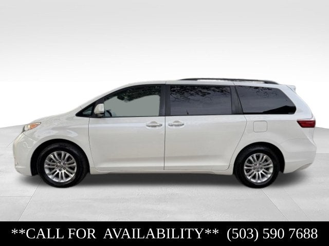 2015 Toyota Sienna XLE 8 Passenger