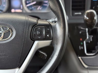 2015 Toyota Sienna XLE 8 Passenger