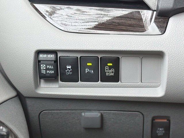 2015 Toyota Sienna XLE 8 Passenger