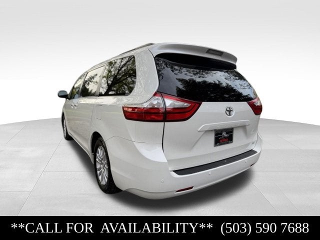 2015 Toyota Sienna XLE 8 Passenger