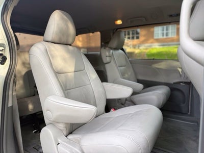 2015 Toyota Sienna XLE 8 Passenger