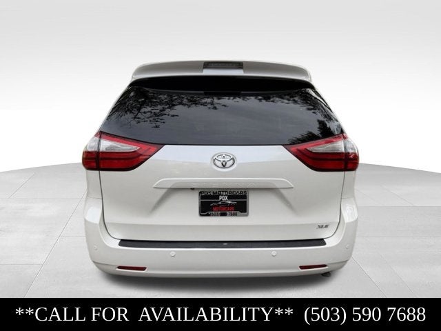 2015 Toyota Sienna XLE 8 Passenger