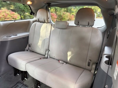 2015 Toyota Sienna XLE 8 Passenger