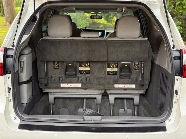 2015 Toyota Sienna XLE 8 Passenger