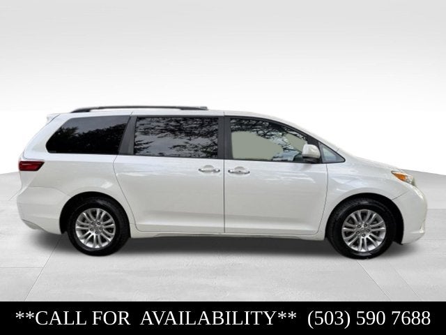 2015 Toyota Sienna XLE 8 Passenger