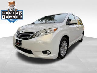 2015 Toyota Sienna XLE 8 Passenger