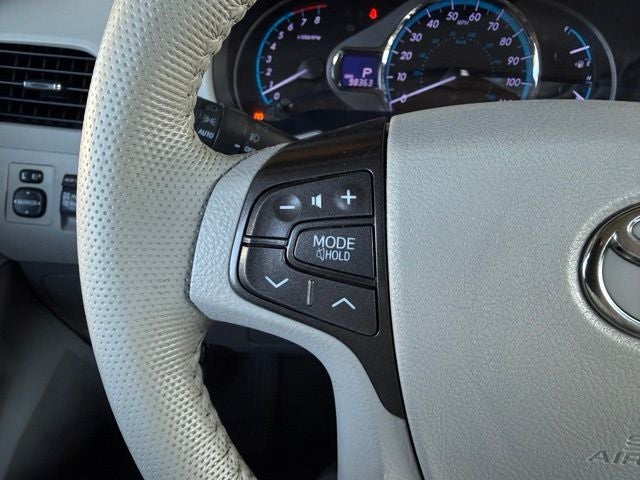 2014 Toyota Sienna XLE 8 Passenger