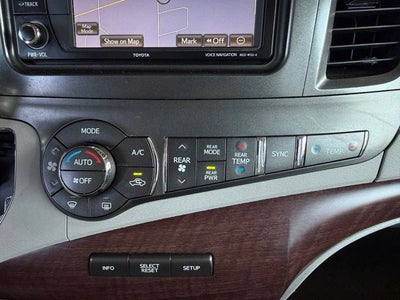 2014 Toyota Sienna XLE 8 Passenger