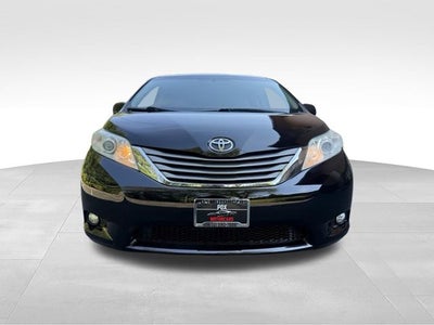 2014 Toyota Sienna XLE 8 Passenger