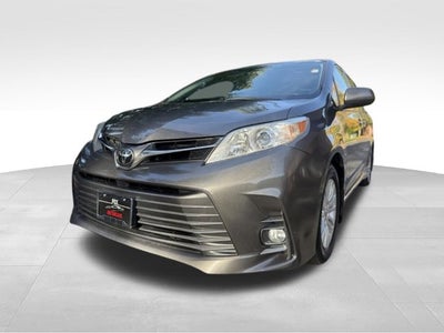 2018 Toyota Sienna XLE 8 Passenger