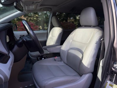 2018 Toyota Sienna XLE 8 Passenger