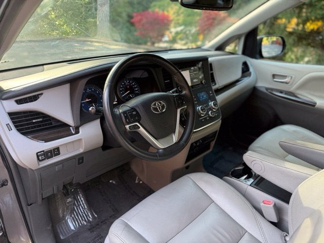 2018 Toyota Sienna XLE 8 Passenger